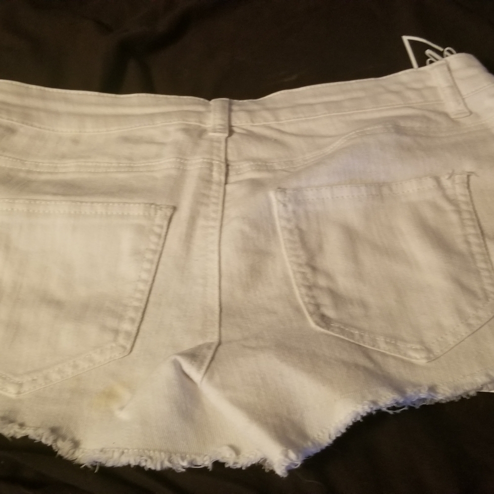 SHORTS No Boundaries White Pattern Shorts Size 9 - Picture 4 of 5